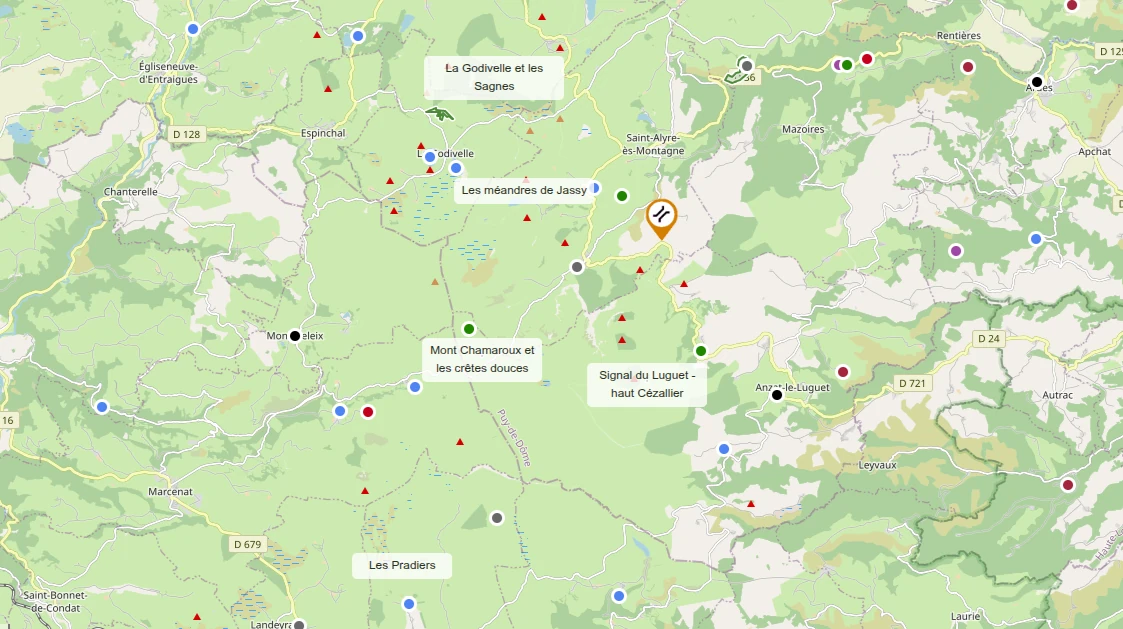 L. Bello et © OSM Carte détaillée du Cézallier avec différentes zones à découvrir