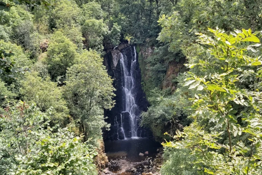 L. Bello Cascade du Sartre, Cantal
