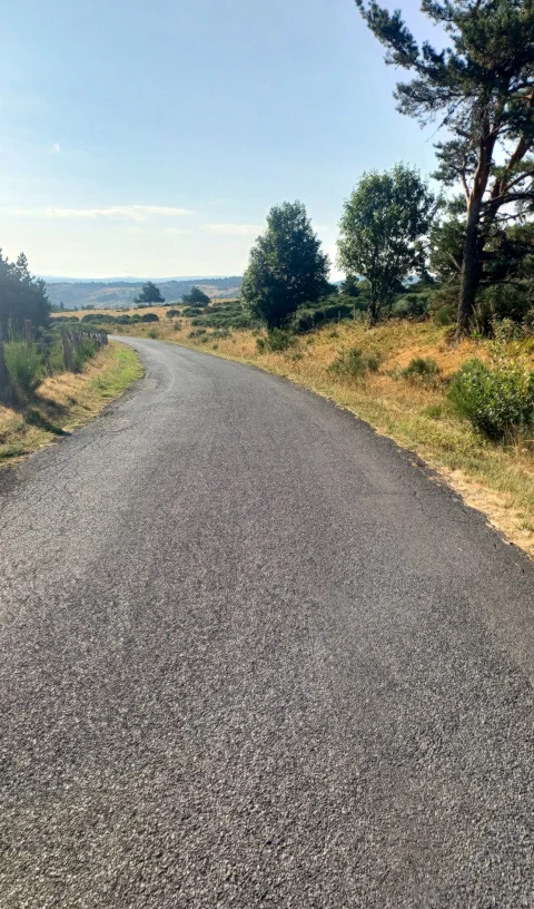 L. Bello Les routes isolées de la Haute Margeride