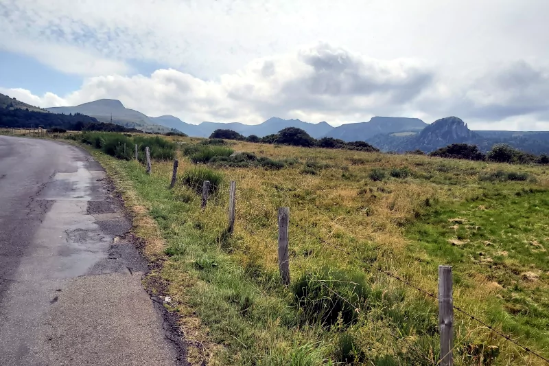 Les massifs du Sancy, vue depuis la route circuit vélo