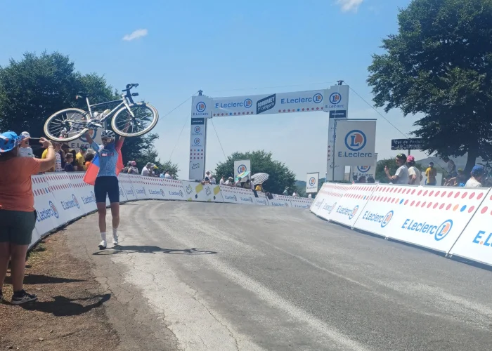 L. Bello Les amateurs aussi passent le col