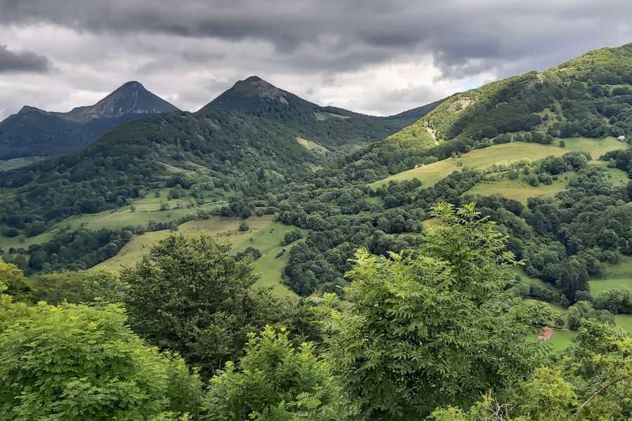 Puy Griou depuis la vallée de Mandailles